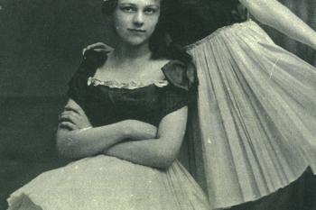 Claire Beck a Ilse von Henning (stojící vpravo) spolu chodily na základní školu